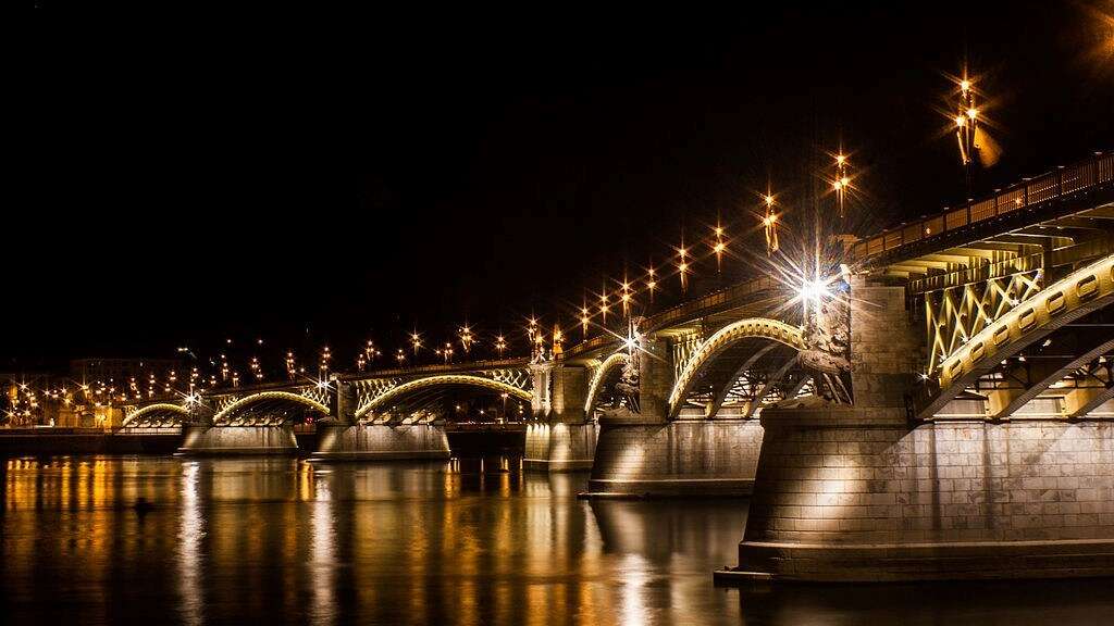 Danube Promenade, Budapest, Hungary Danube Promenade, Budapest, Hungary