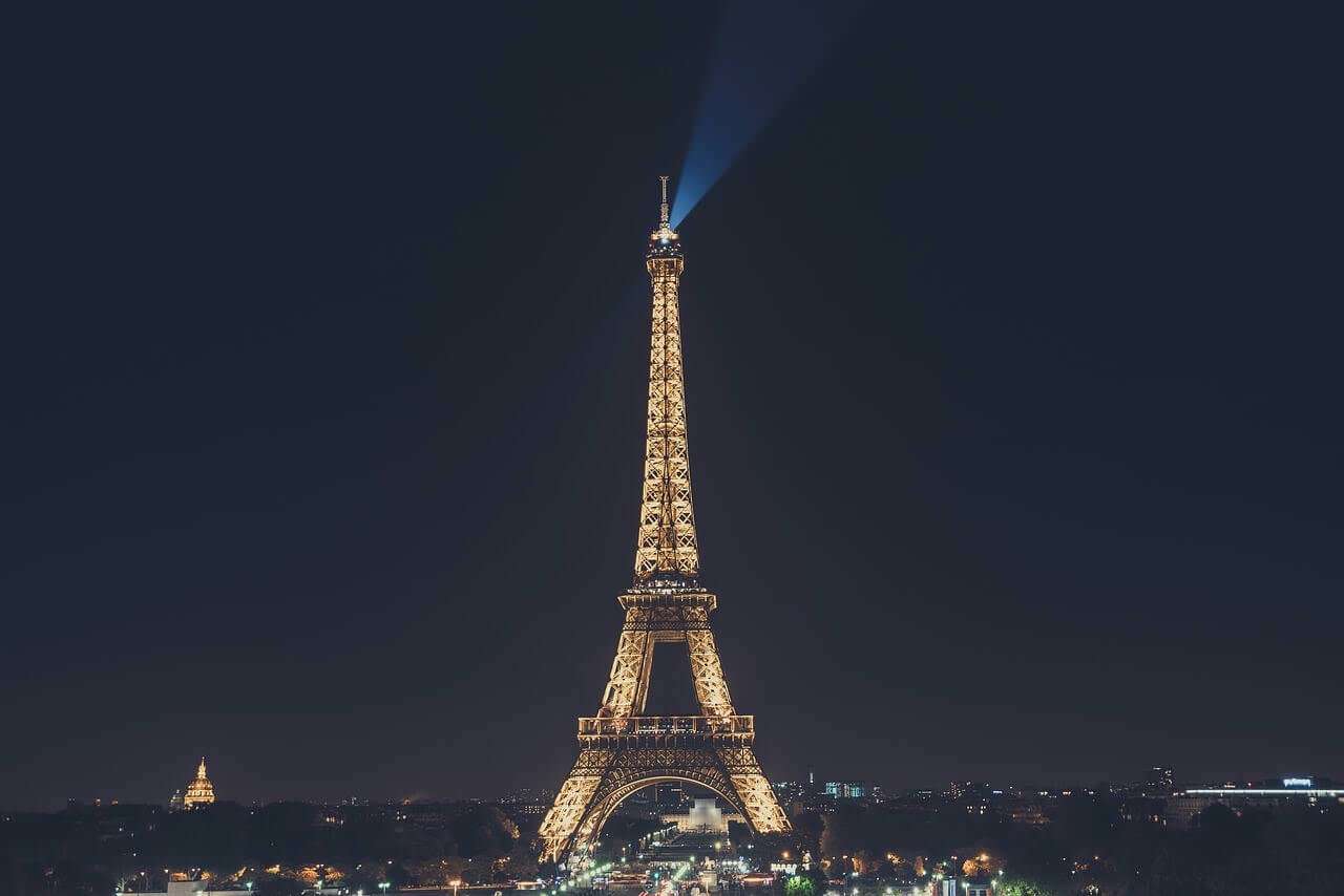 Eiffel Tower, Paris, France Eiffel Tower, Paris, France